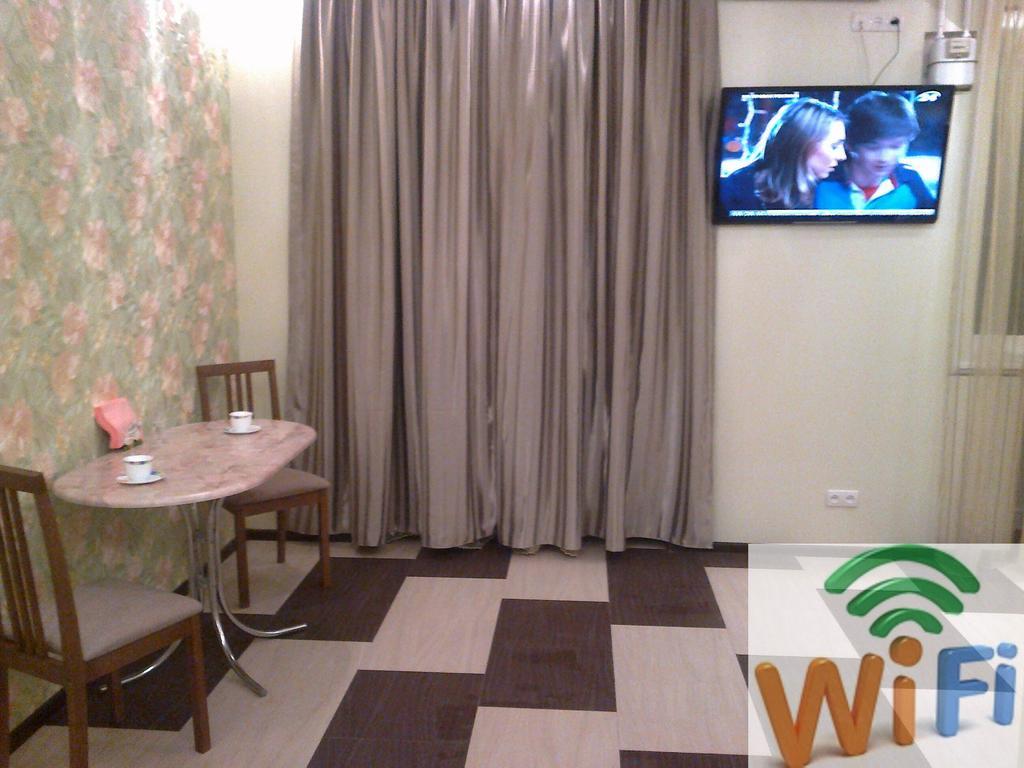 Apartment At Komsomolska 52А Dnipro Exterior foto